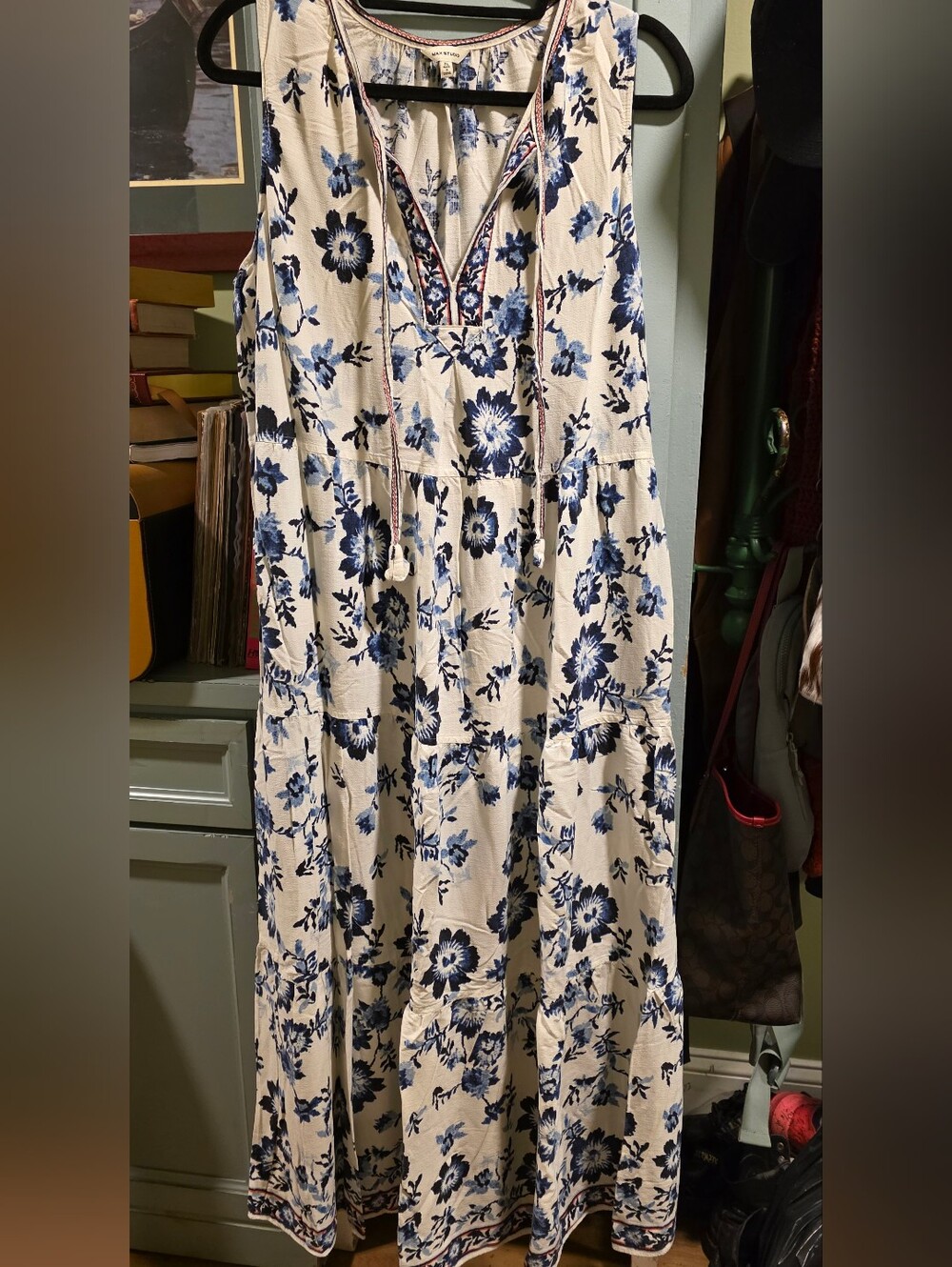 Women's Cream Maxi Dress with Blue Floral Print And Pockets